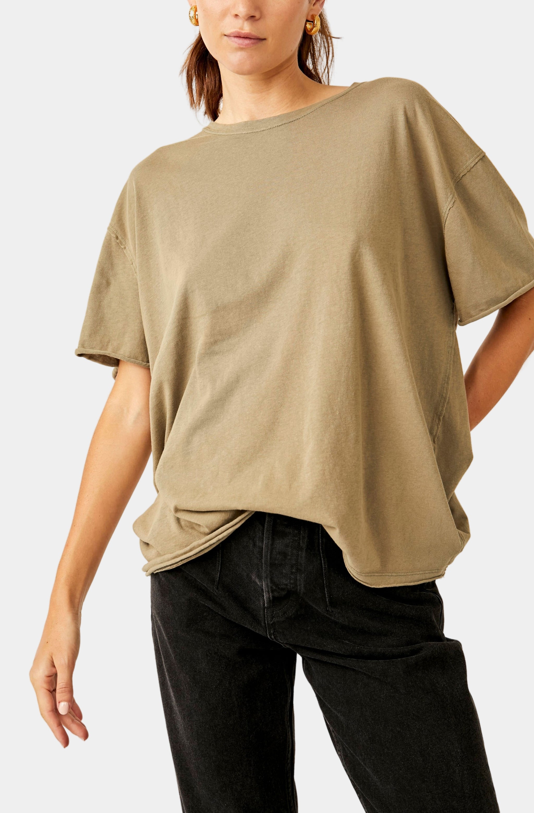Nina Tee