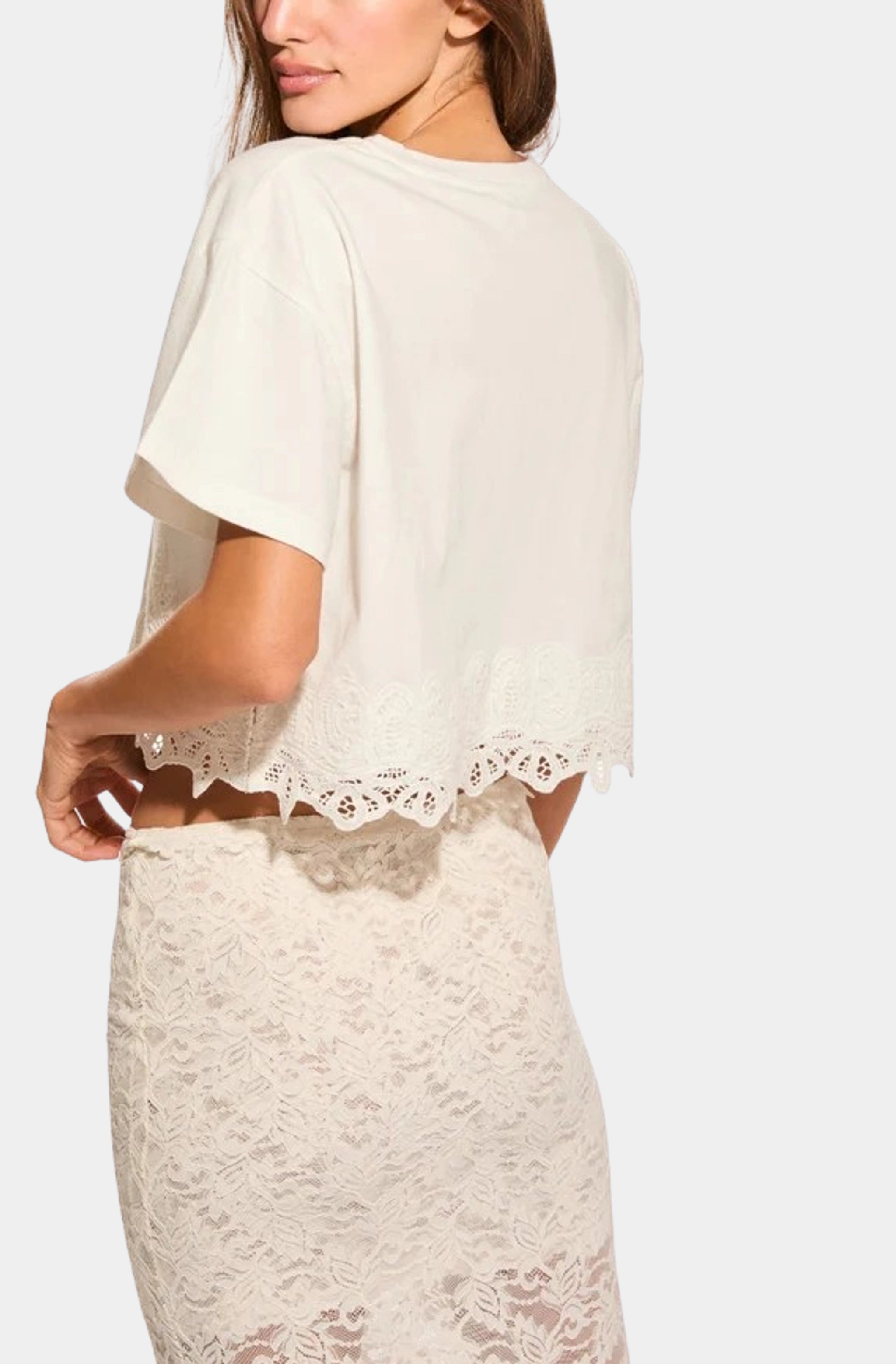 Karolin Tee