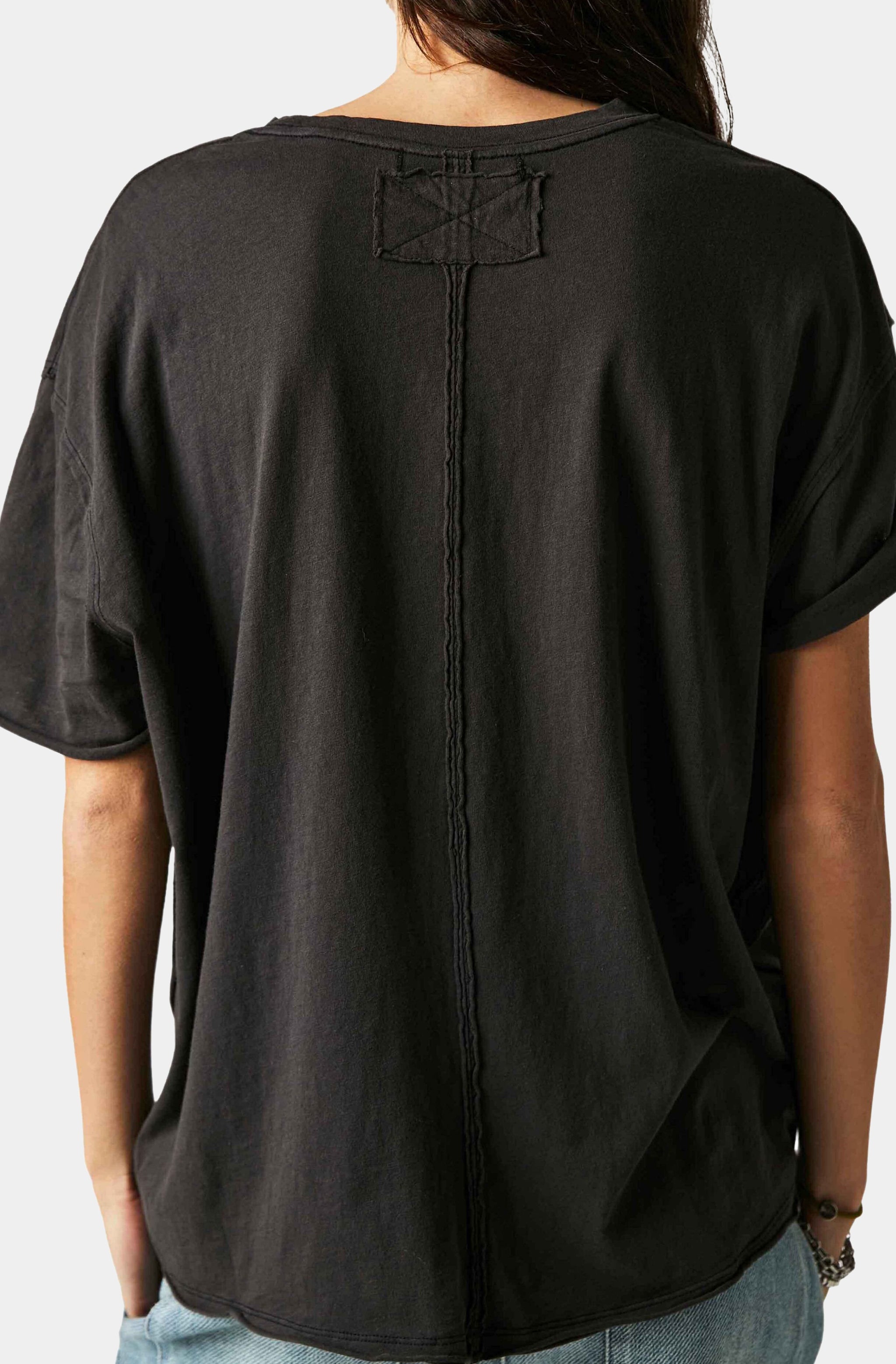 Nina Tee