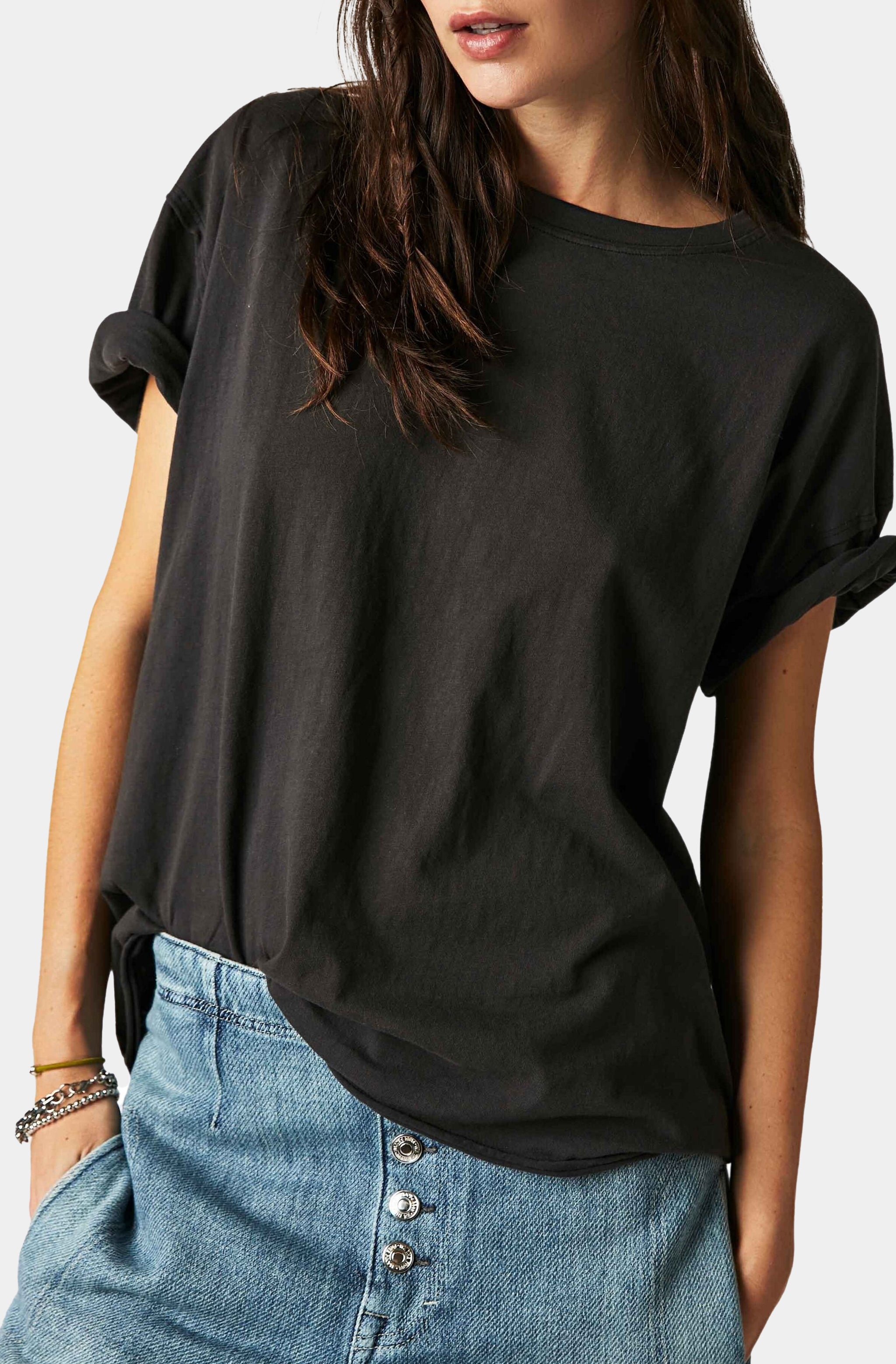 Nina Tee