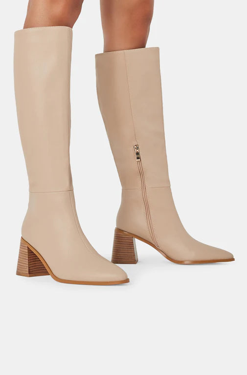 Holden Boot